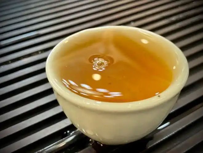 千年茶香：中国茶文化的历史脉络与当代传承